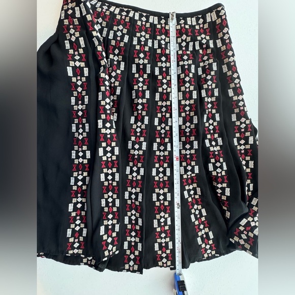 Ann Taylor Geometric Embroidered A-line Pleated Skirt Size 6 - Picture 5 of 8